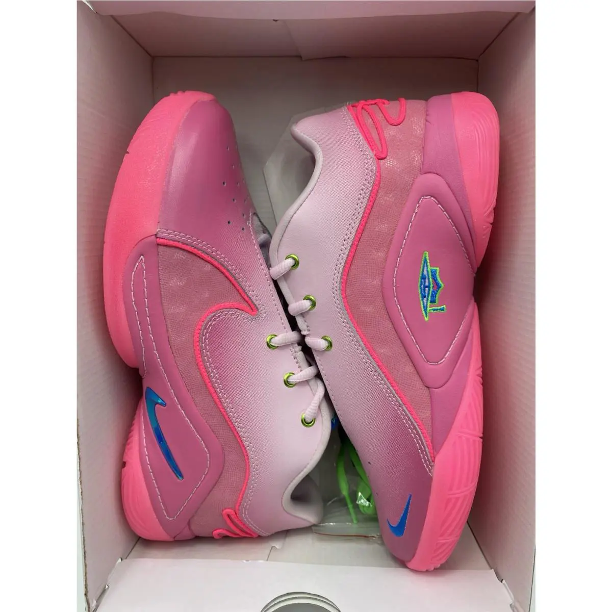 Nike shoes - Nike LeBron 4 - LeBron - HV8617 600 - Pink Foam/Photo Blue (UPC: 197860245389) 5