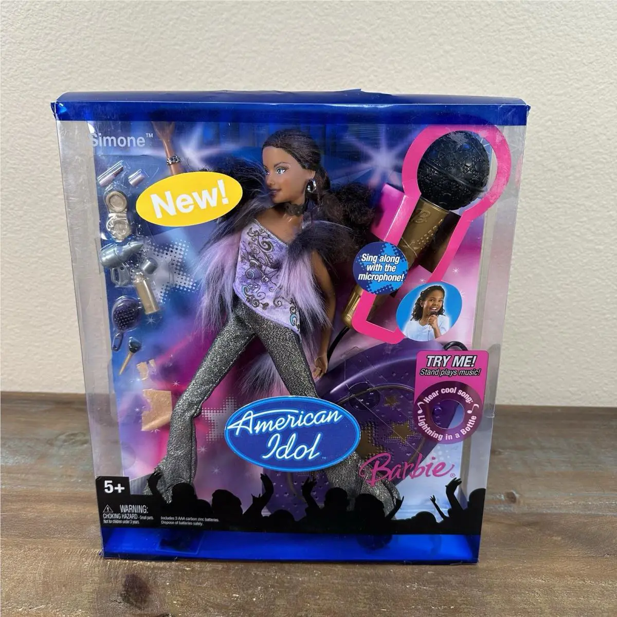 2005 Vintage Simone American Idol Barbie with Microphone Stand G8016