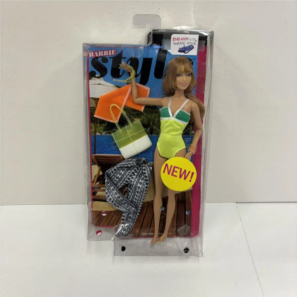 Nrfb Mattel 2014 Barbie Style Glam Vacation Includes Accessories