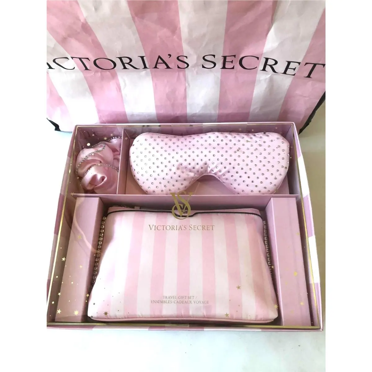 Victoria`s Secret Bling Heritage Stripe Case Scrunchie Sleep Mask 3PC Travel Set