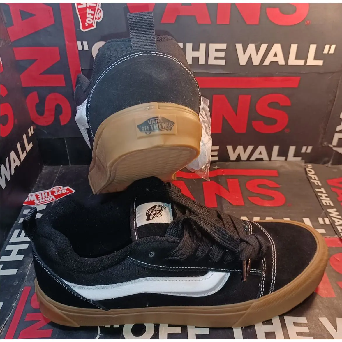 Vans shoes - VANS Knu-Skool - VN0009QCB9M - Black 0
