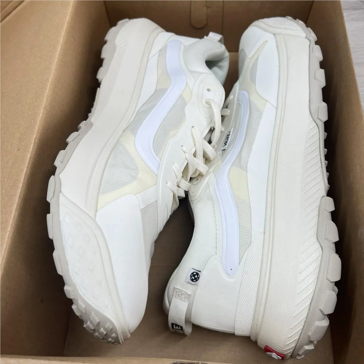 Vans shoes - VANS MTE - MTE - VN000CVUFS8 - White 4