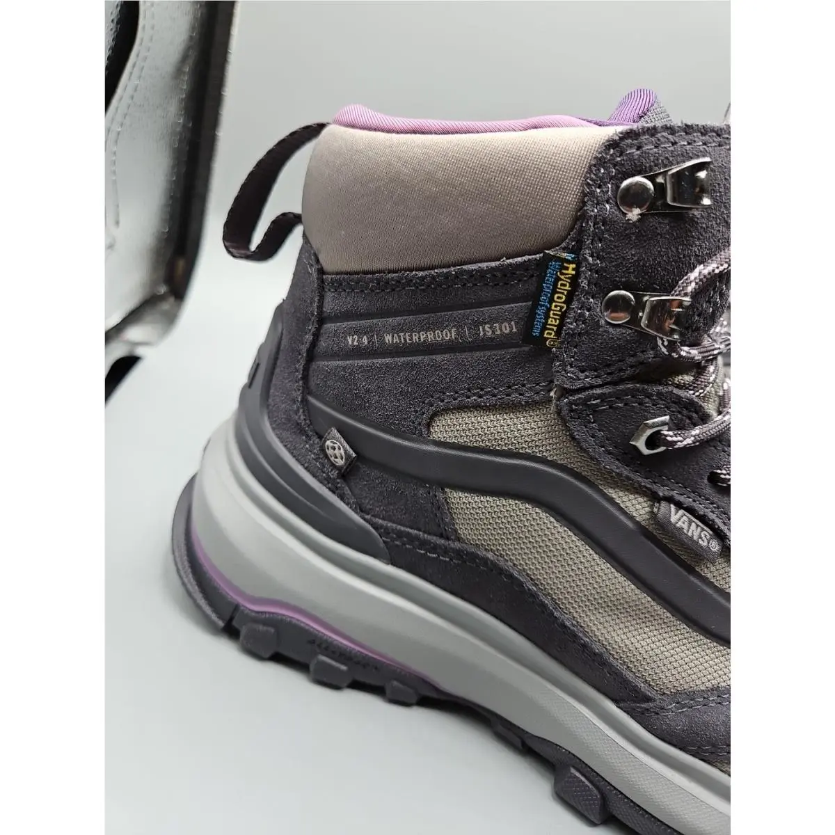 Vans shoes - VANS MTE - MTE - VN000CVQBFB - Gray 1