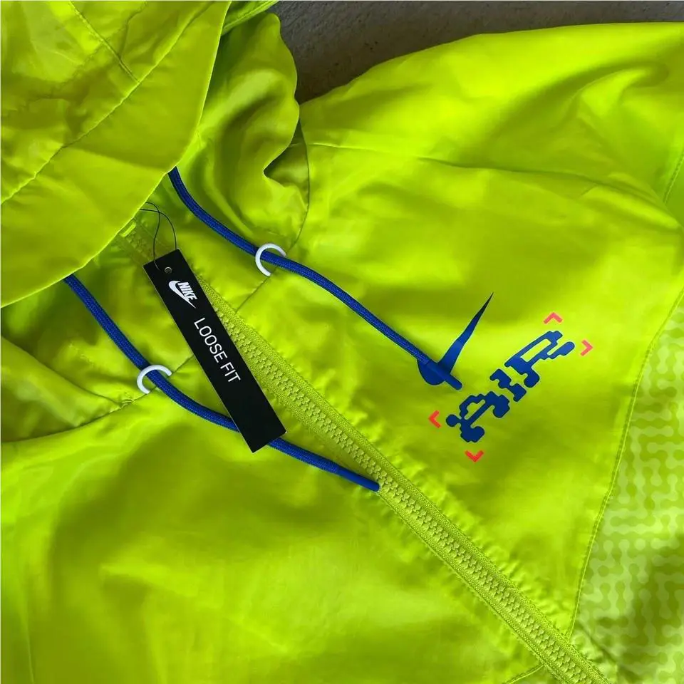Nike clothing - Nike Catching Air Windrunner - Catching Air Windrunner - CW4708-389 CW4708 - Green 1
