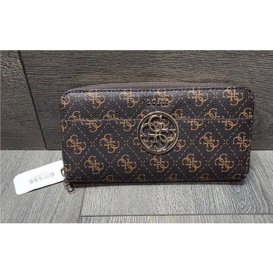 Guess Women`s Wallet with The Brand Logo Brown B000617