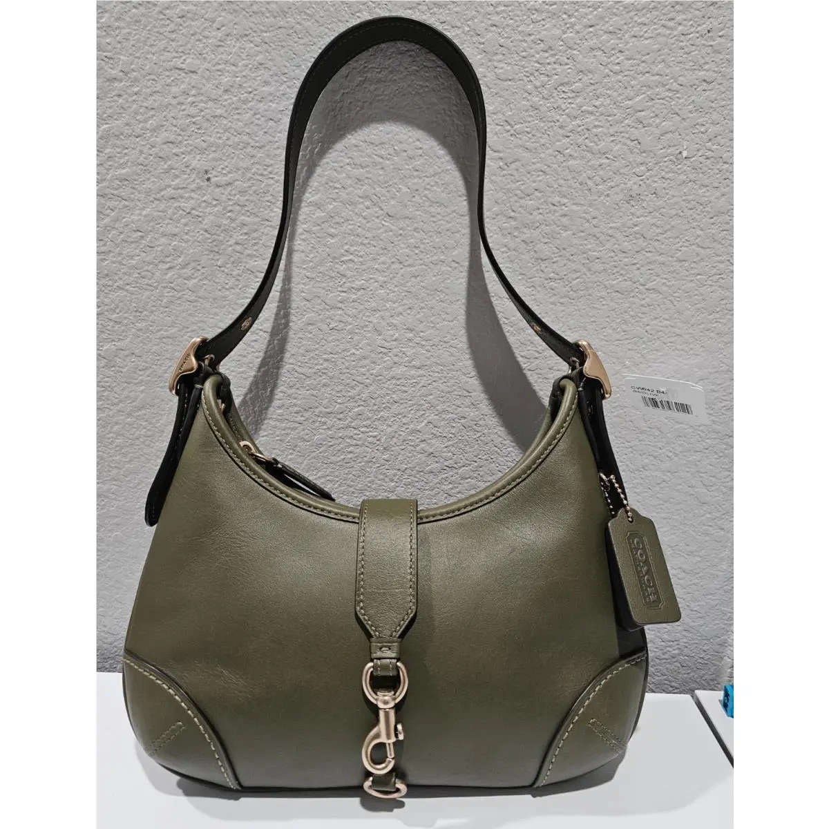 CW642 Glovetanned Hamptons Hobo Bag Olive Color Handbag by Coach