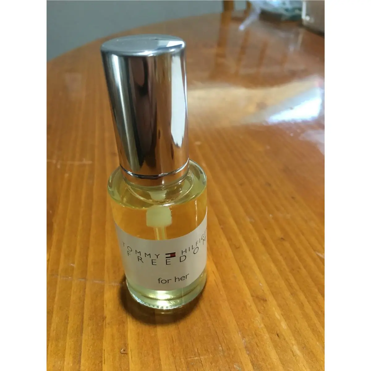Tommy Hilfiger Freedom For Her 1.33 oz Eau de Toilette Spray Full Sample Bottle