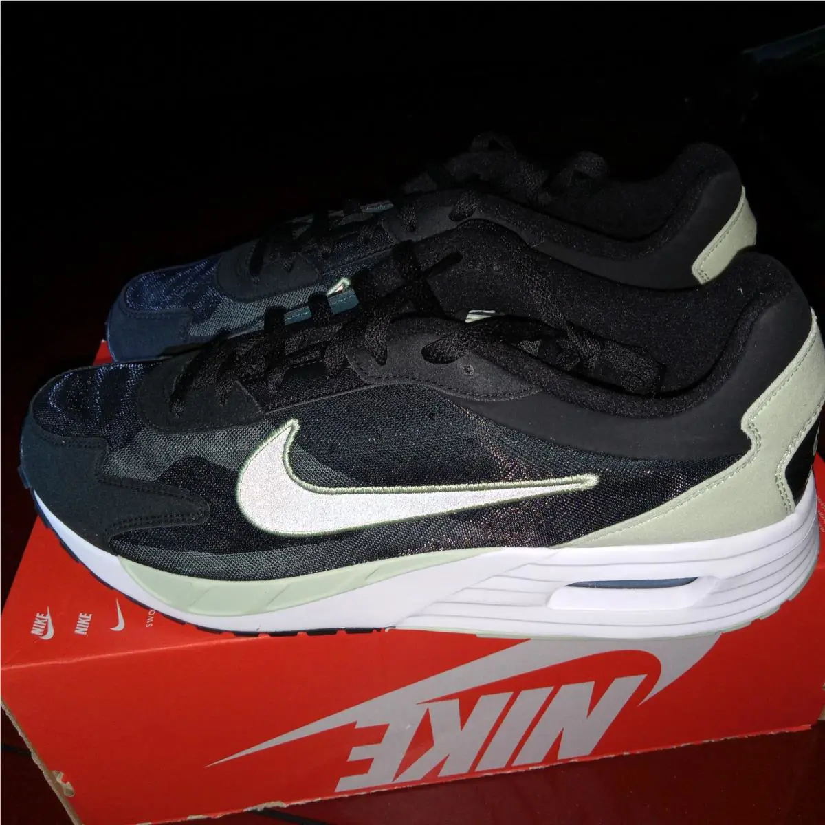 Nike shoes - Nike Air Max Solo - Air Max Solo - DX3666-005 - Black (UPC: 196968977697) 4