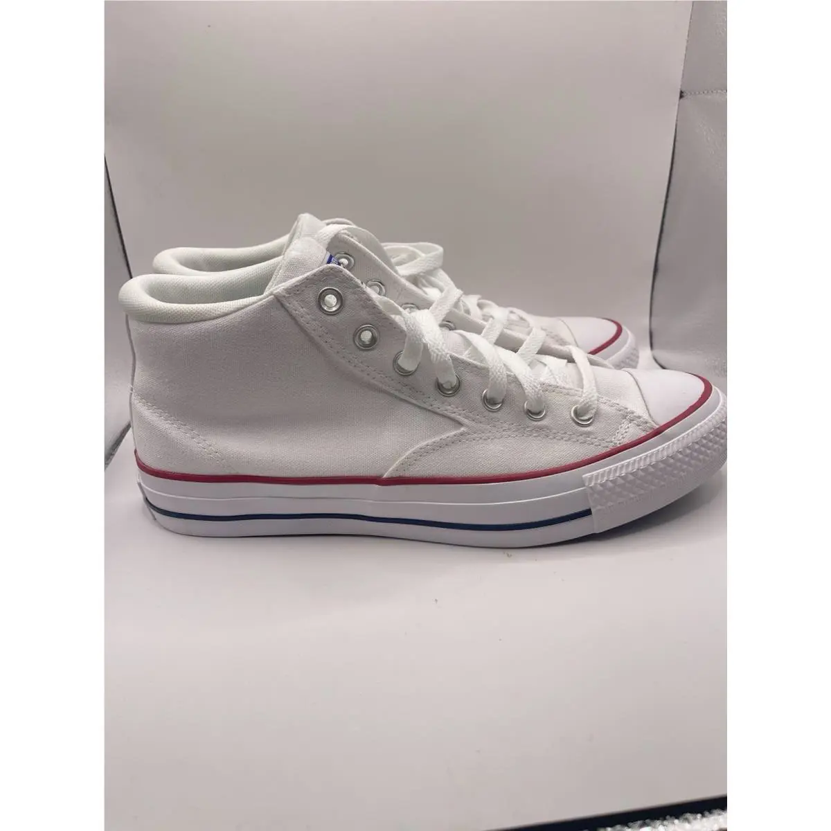 Converse shoes - White 1