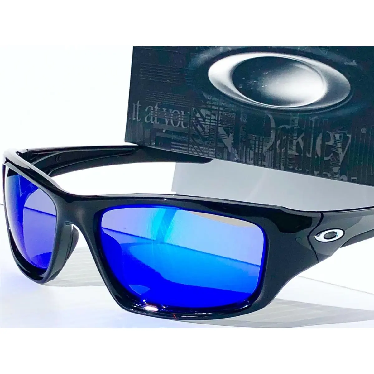 Oakley Valve Black Polarized Galaxy Blue Iridium Sunglass 9236
