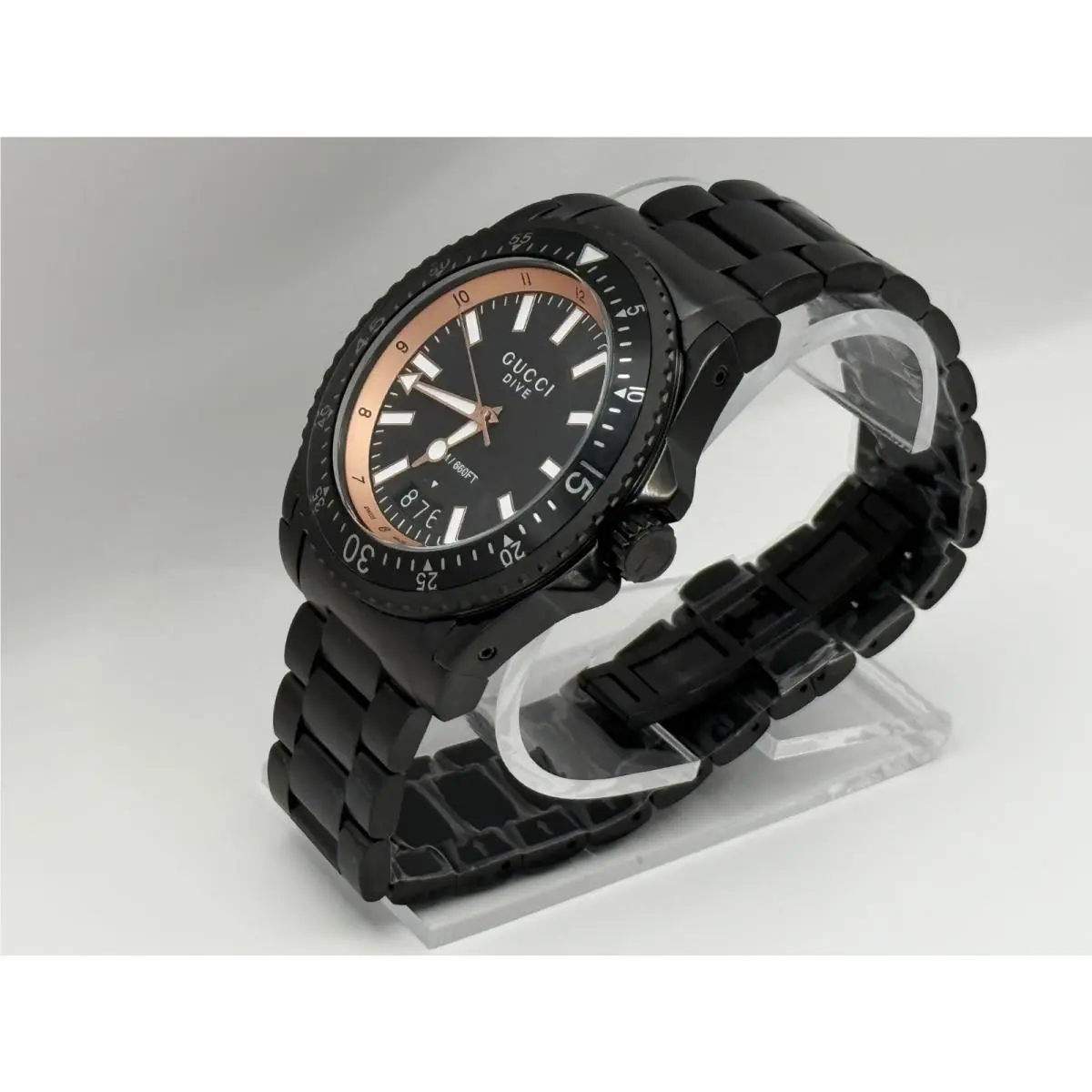 Gucci Dive YA136213 Date Quartz Black Dial Mens Watch 45mm