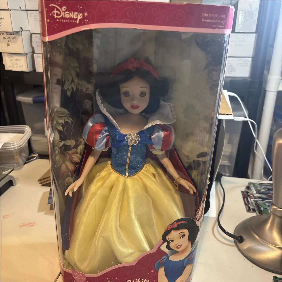 2003 Disney Princess Snow White 14 Porcelain Keepsake Doll Classic Collection