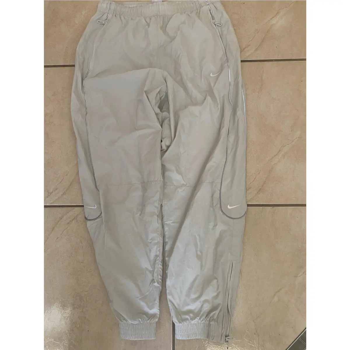 Nike clothing - Nike Solo Swoosh - Solo Swoosh - FB8620-072 - Light Bone (UPC: 197859230273) 0