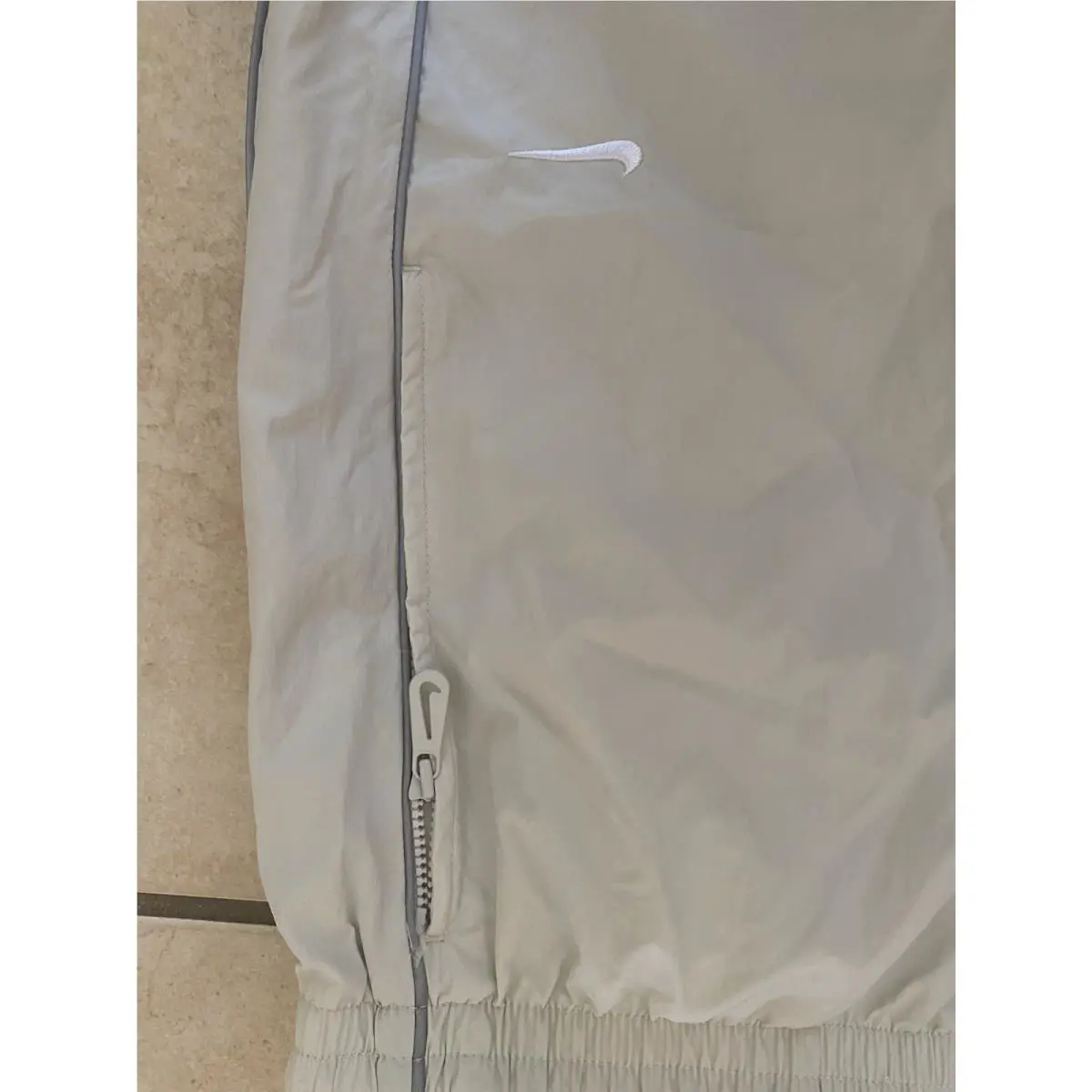Nike clothing - Nike Solo Swoosh - Solo Swoosh - FB8620-072 - Light Bone (UPC: 197859230273) 4