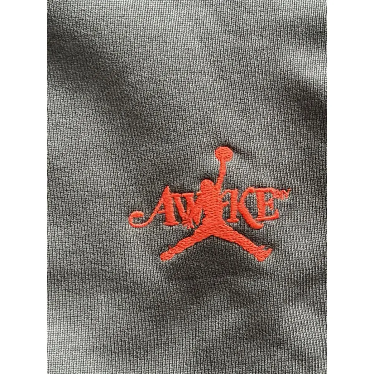 Nike clothing - Black (UPC: 0196976613235) 2
