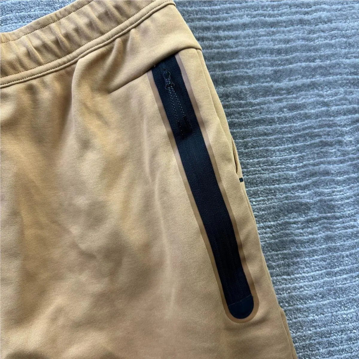 Nike clothing - Beige 4