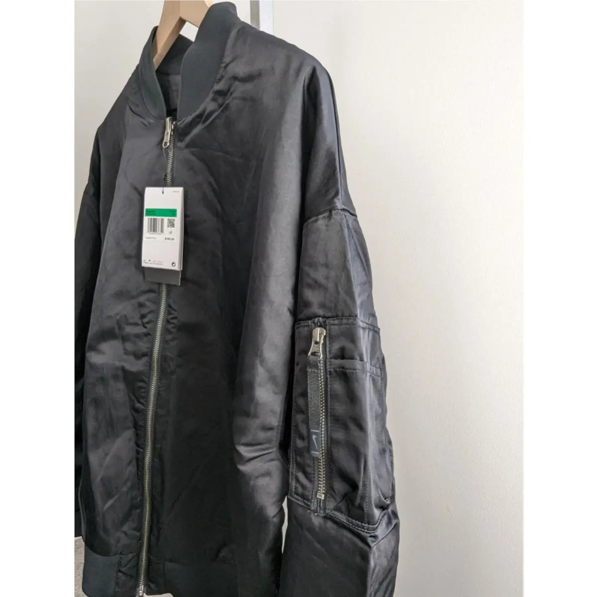 Nike clothing - Black (UPC: 196968936342) 2
