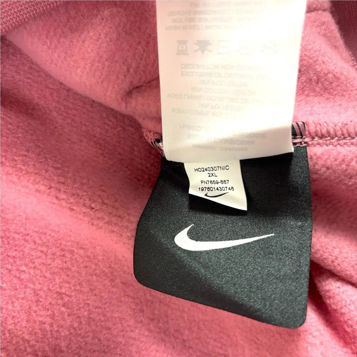 Nike clothing - Pink (UPC: 197601430746) 4