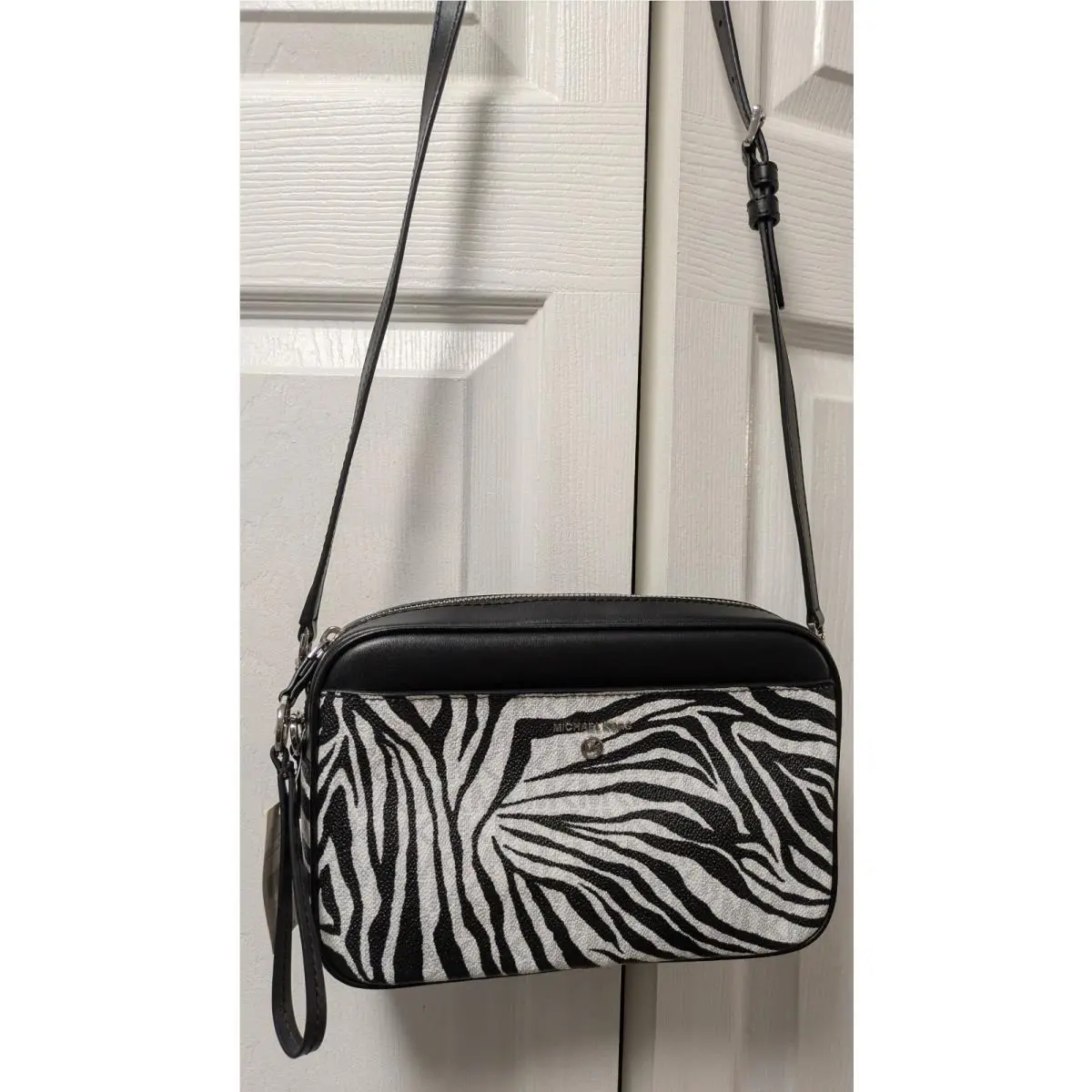 Michael Kors Jet Set Charm East West Leather Camera Crossbody Brt Wht Mlt Zebra