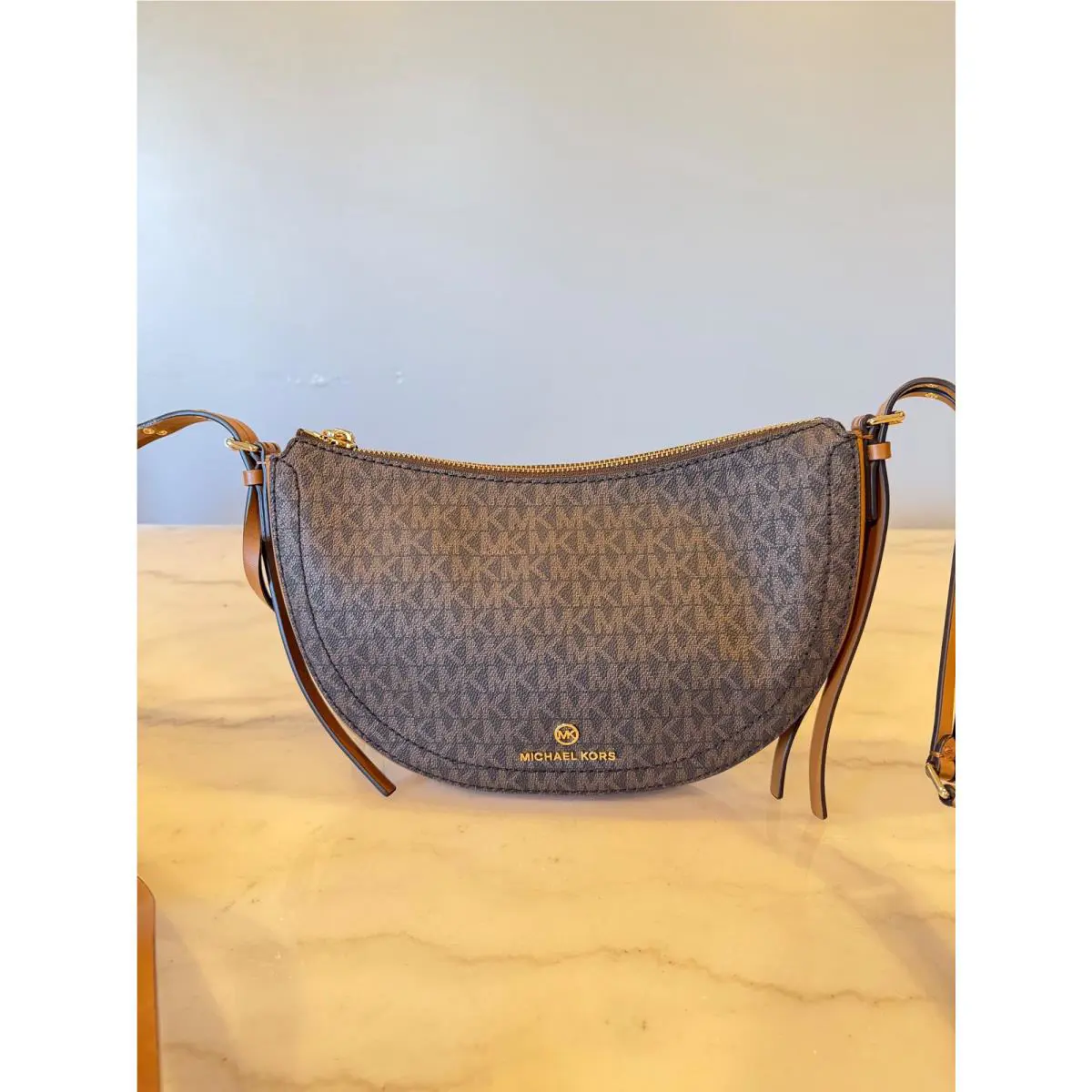 Michael Kors Camden Messanger Brown/acorn Shoulder Bag Small