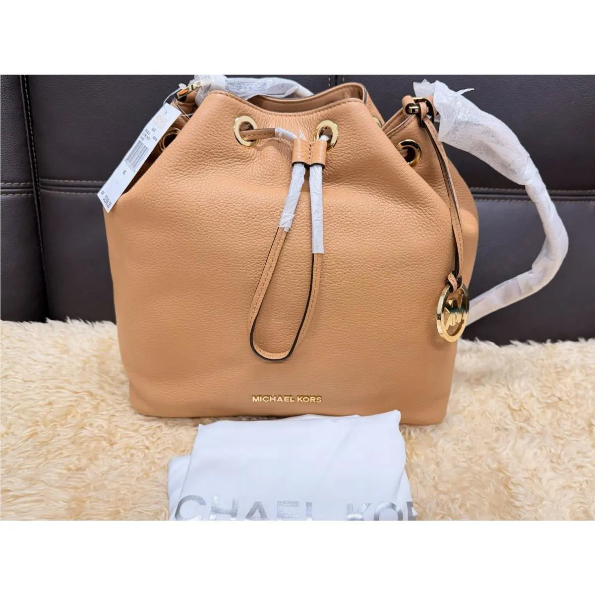 Michael Kors Jules Leather Large Drawstring Shoulder Bag Sun Tan