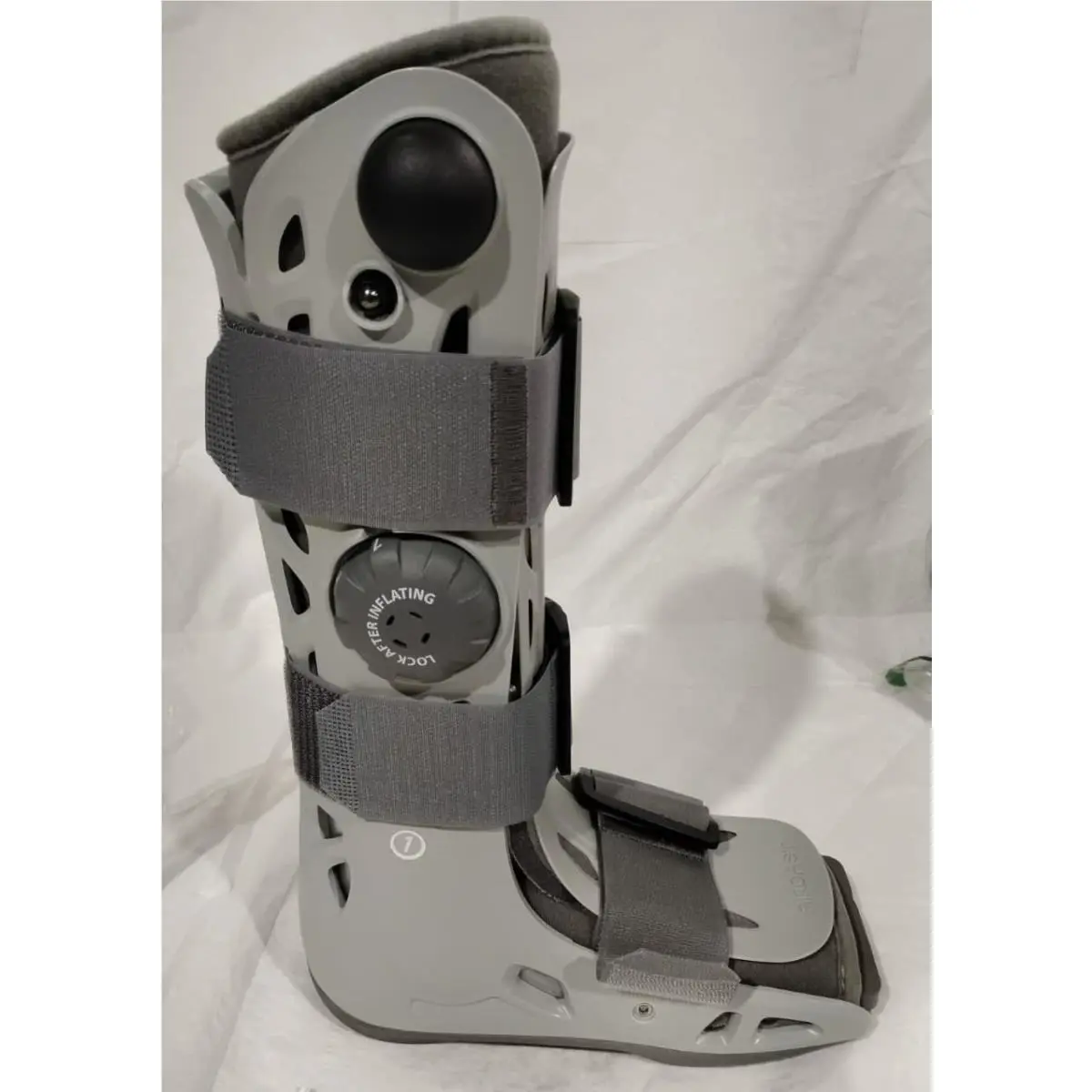 Aircast  - Aircast AirSelect Standard Walker - AirSelect Standard Walker - H54DMG8S1 - Gray 2