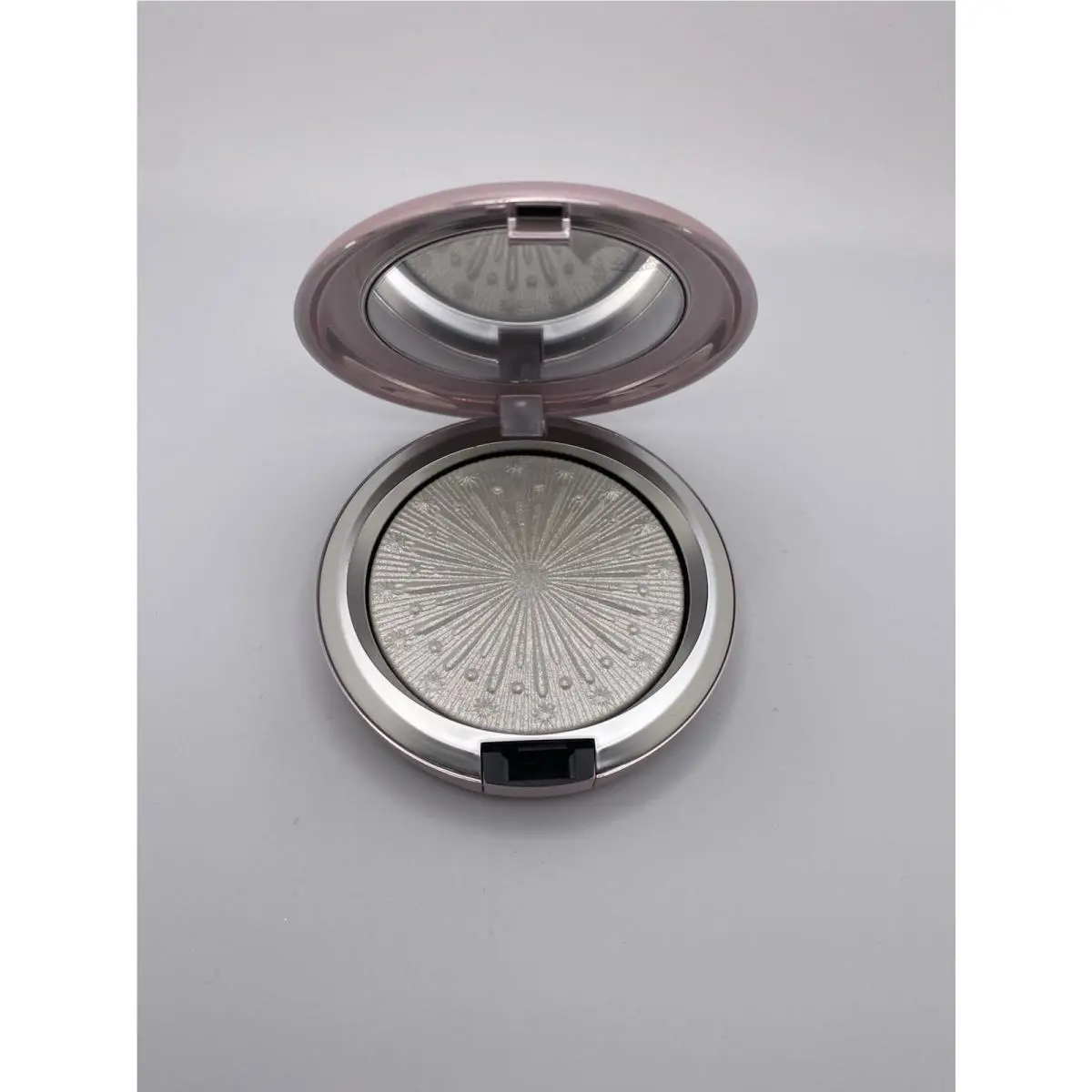 Mac Extra Dimension Skinfinish Let it Glow -0.28 oz/8g