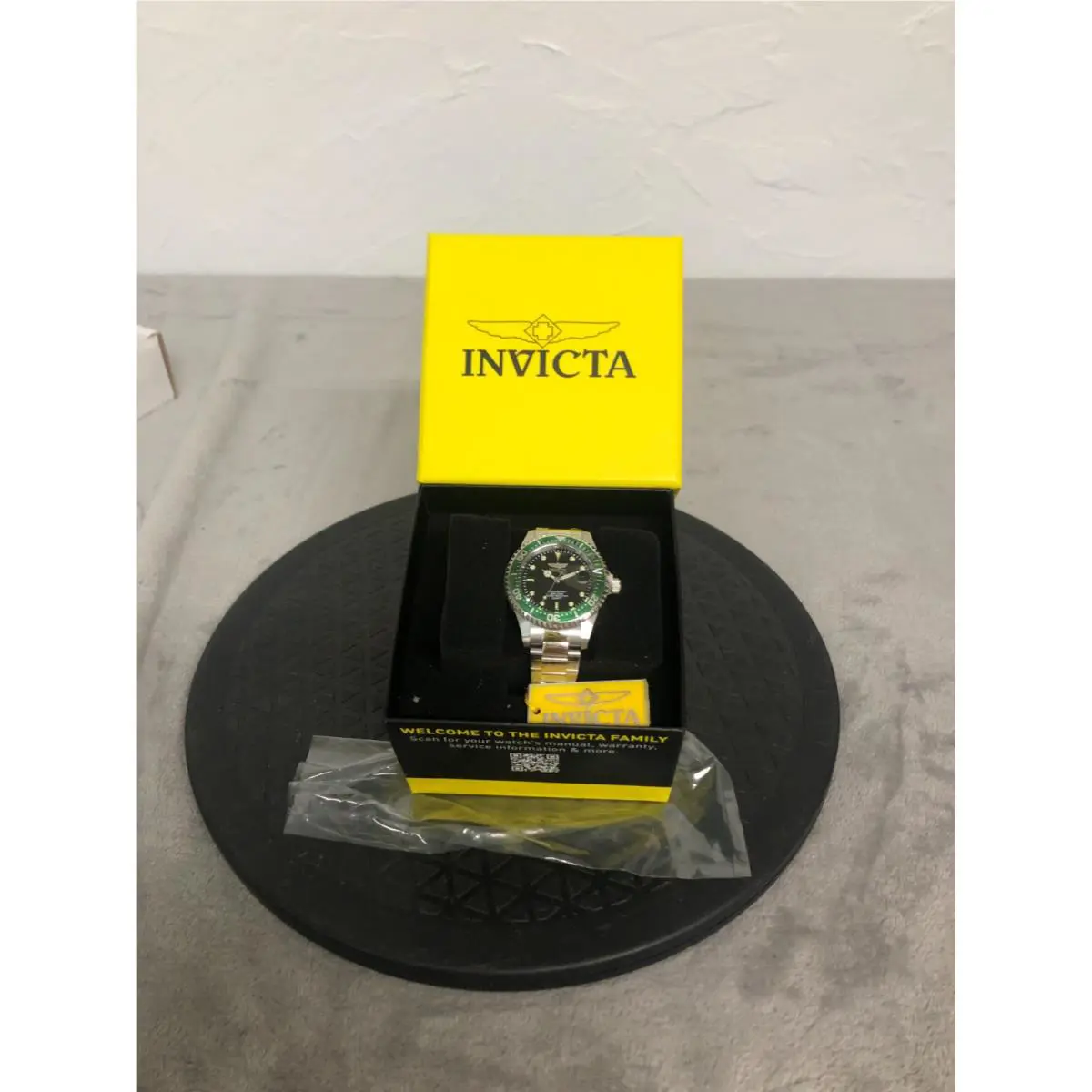Wrist Watch Invicta Pro Diver Men w/ Day Noted- 37.5 Stainless Steel 48275