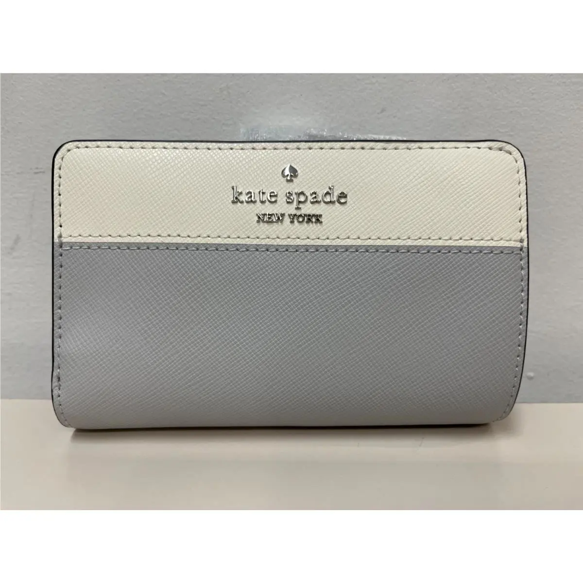 Kate Spade Madison Medium Compact Bifold Wallet Leather Platinum Grey Multi-nwt