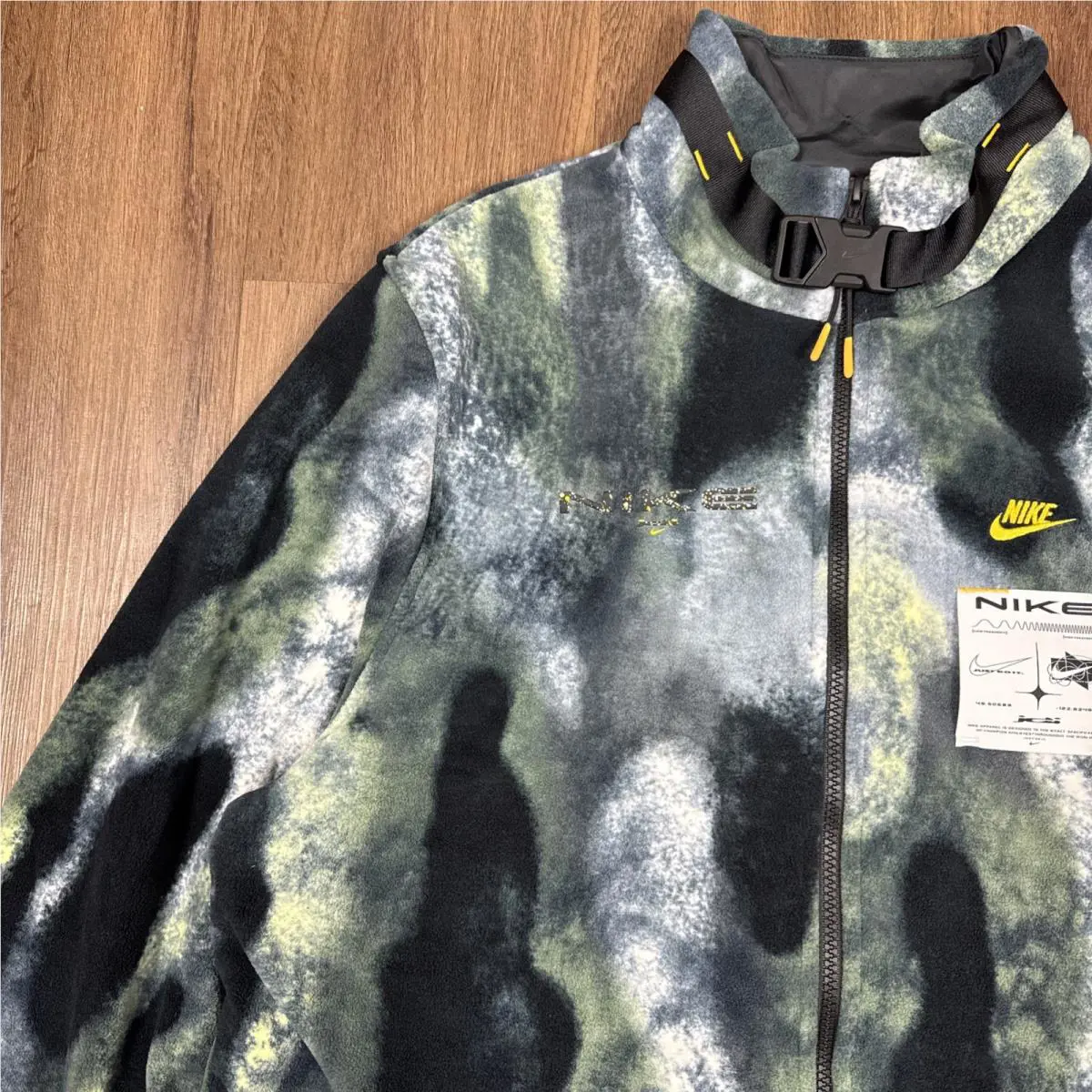 Nike clothing - Sportswear - Sportswear - DD8944353 DD8944 DD8944-353 - Spiral Sage/University Gold (UPC: 0194955736357) 3