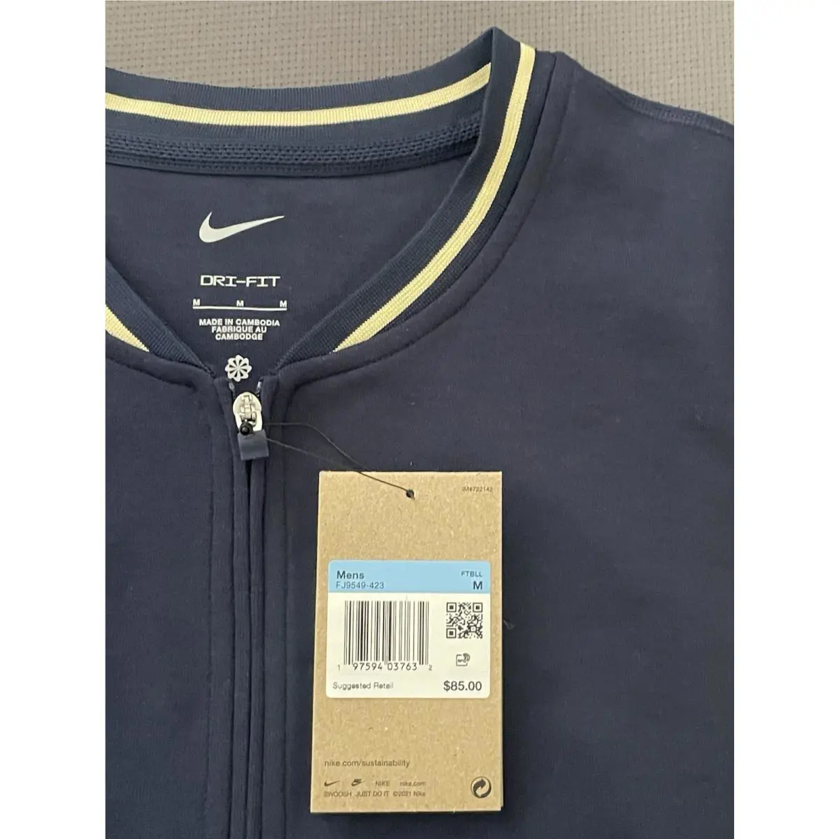 Nike clothing - FJ9549-423 - FJ9549-423 - Navy/Gold (UPC: 0197594037632) 3