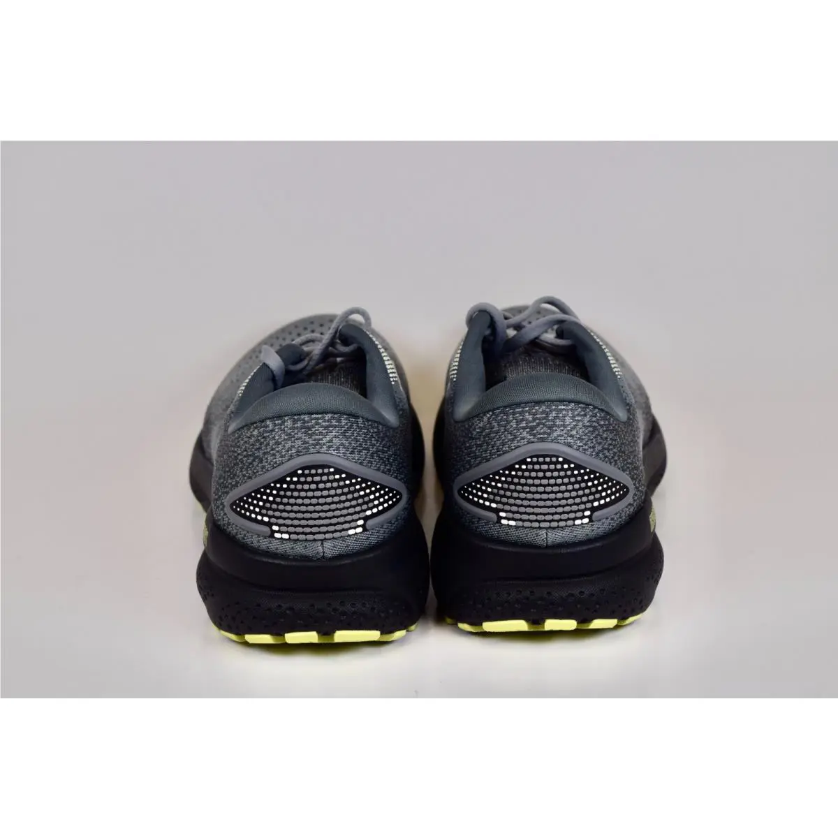 Brooks shoes - Brooks Ghost 16 - Ghost - 1104182E040 - Gray 9