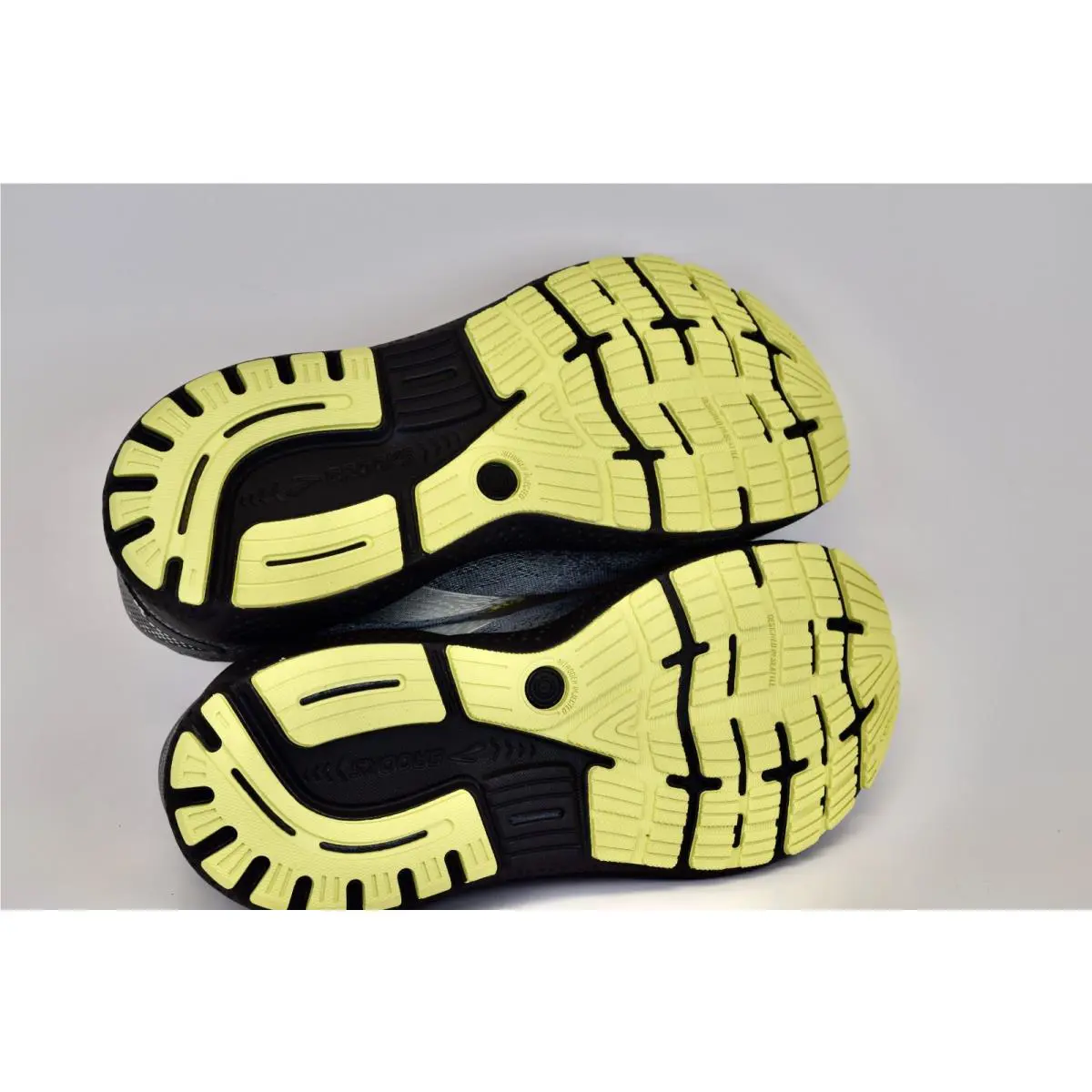 Brooks shoes - Brooks Ghost 16 - Ghost - 1104182E040 - Gray 14