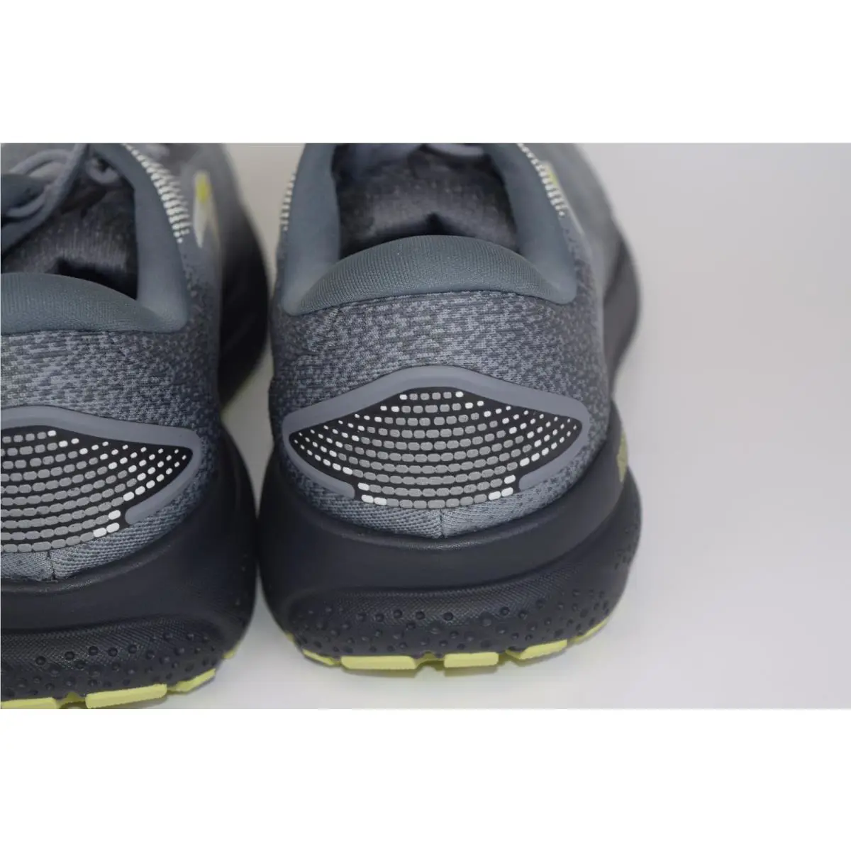 Brooks shoes - Brooks Ghost 16 - Ghost - 1104182E040 - Gray 11