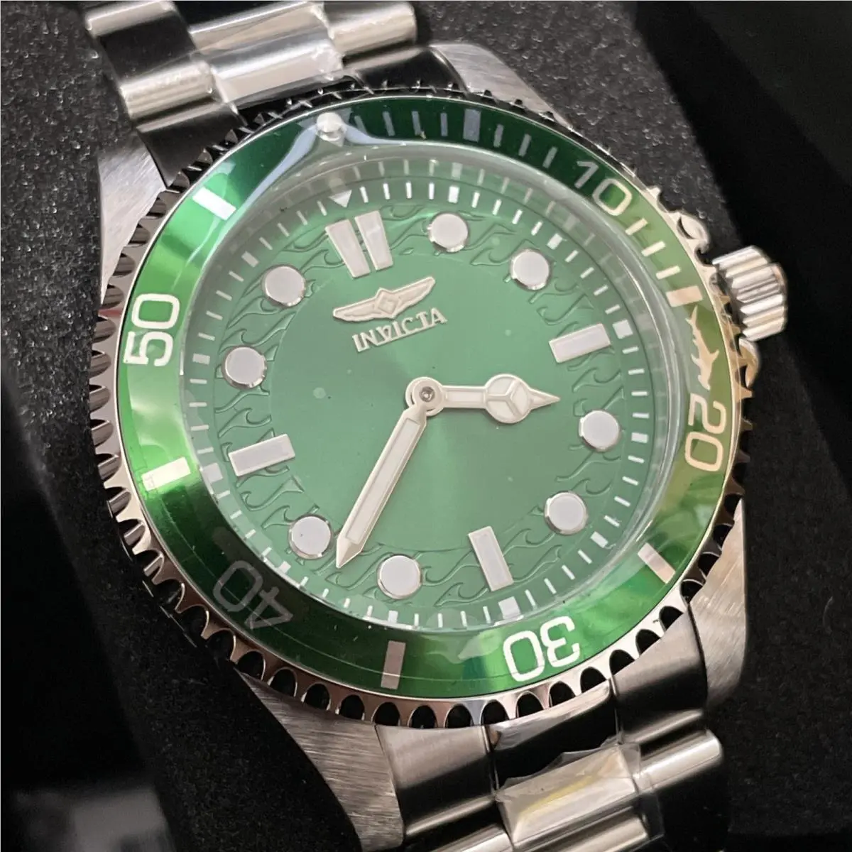 Invicta Pro Diver Quartz Green Dial Men`s Watch 49695 - Dial: Green, Band: Silver-tone, Bezel: Silver-tone