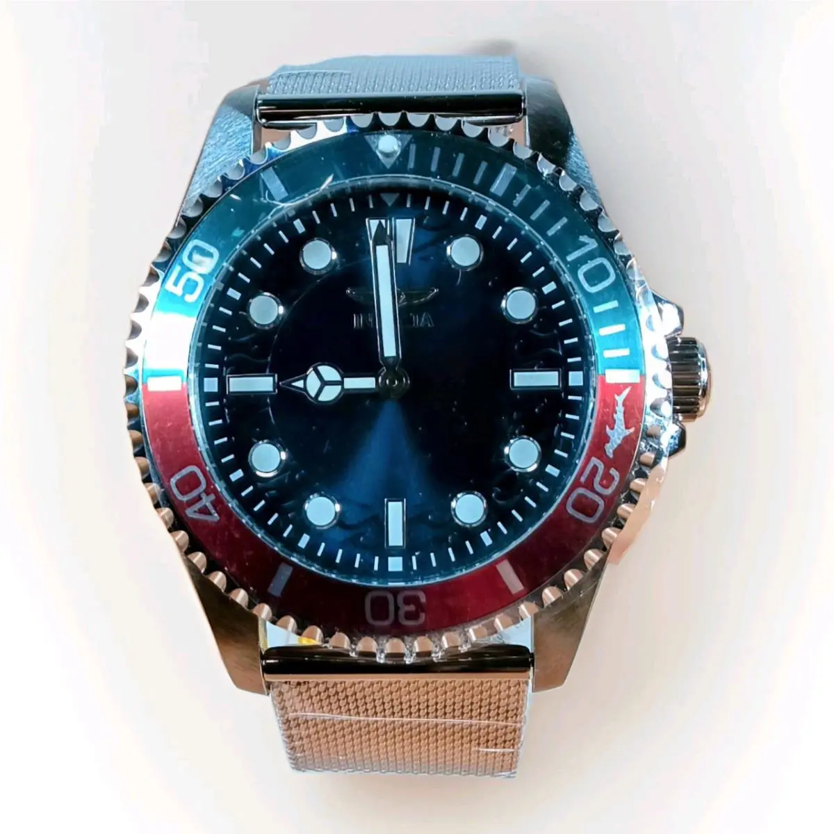 Invicta Pro Diver 222725 Pepsi Red Blue Bezel Blue Dial Stainless Mesh Band