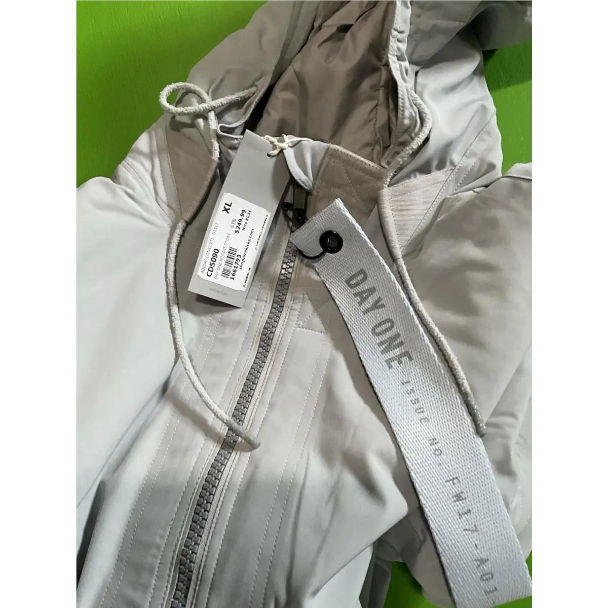 Adidas clothing - Day One - Day One - Gray 4