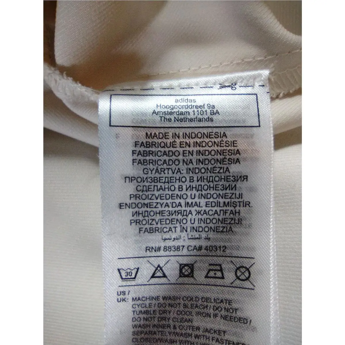 Adidas clothing - Wonder White / Black 19