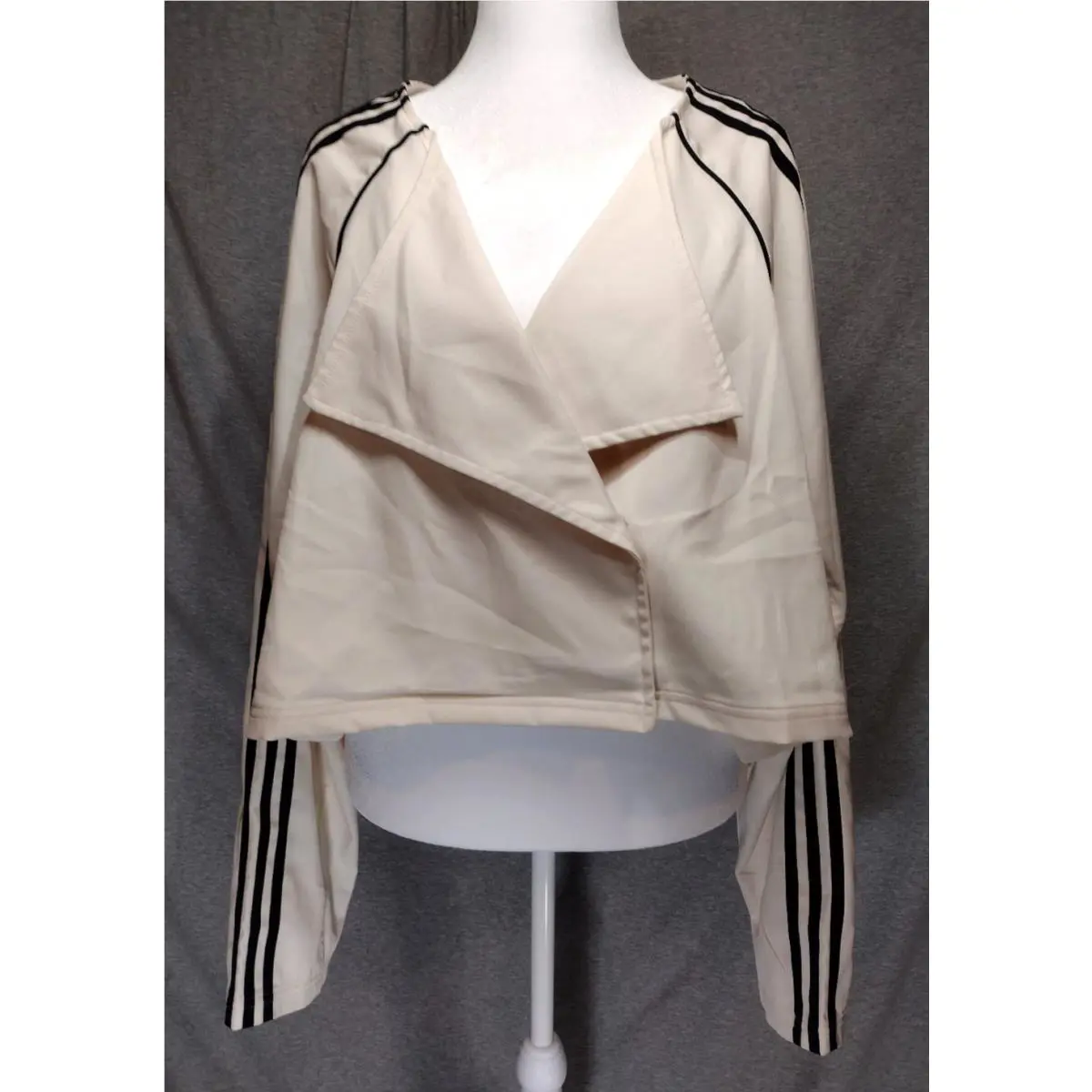 Adidas clothing - Wonder White / Black 3