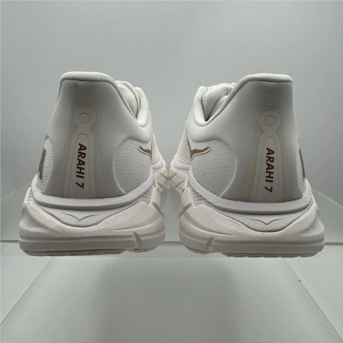 Hoka shoes - Hoka One One Arahi 7 - 1147851-BSG - White 5
