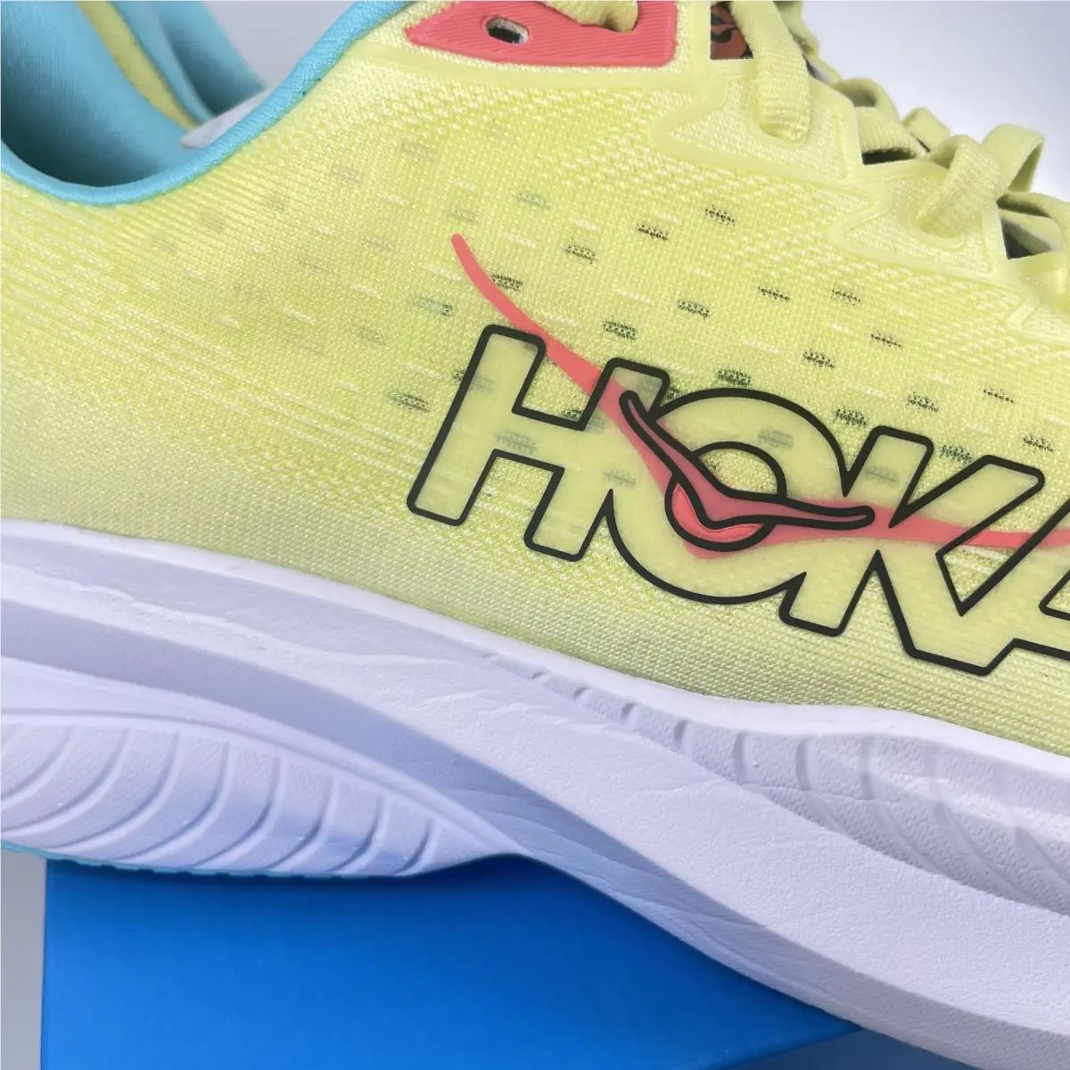 Hoka shoes - Hoka One One Mach 6 - Yellow 0