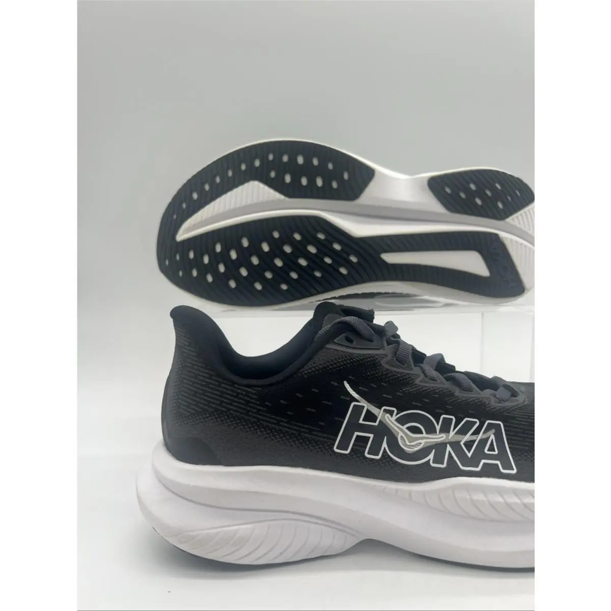 Hoka shoes - Hoka One One Mach 6 - 1147810 - White 1