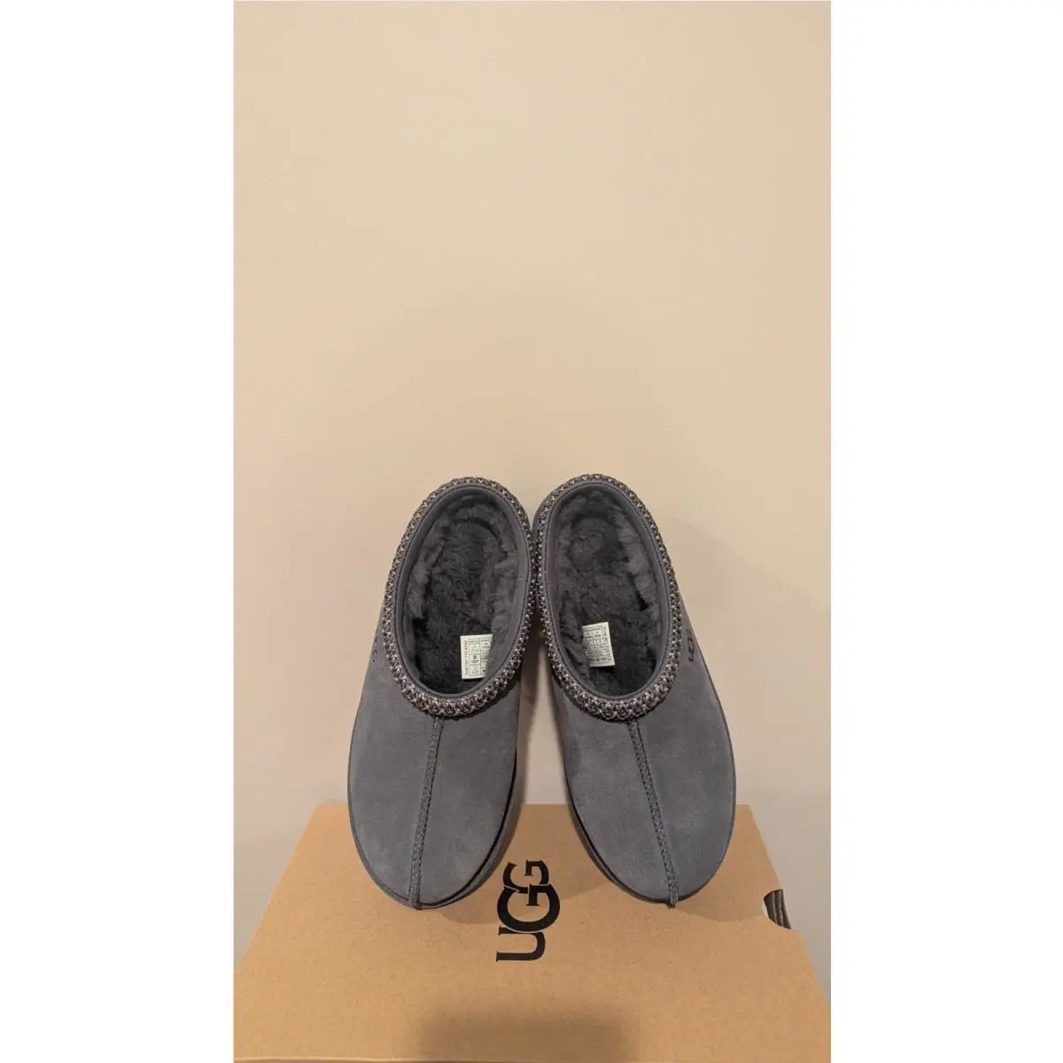 UGG shoes - obsidian 0