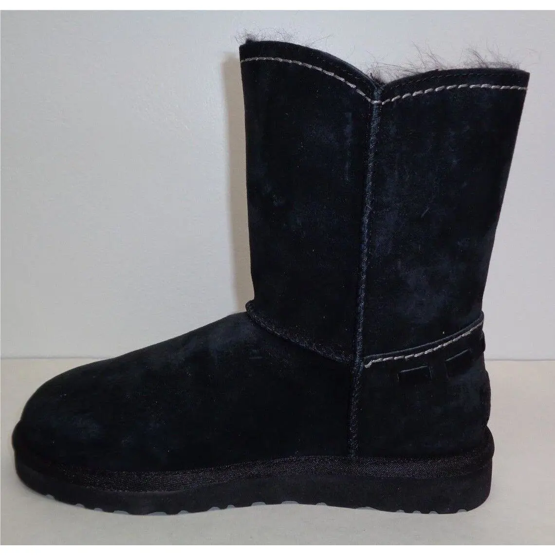 UGG shoes - Black (UPC: 888855210078) 2