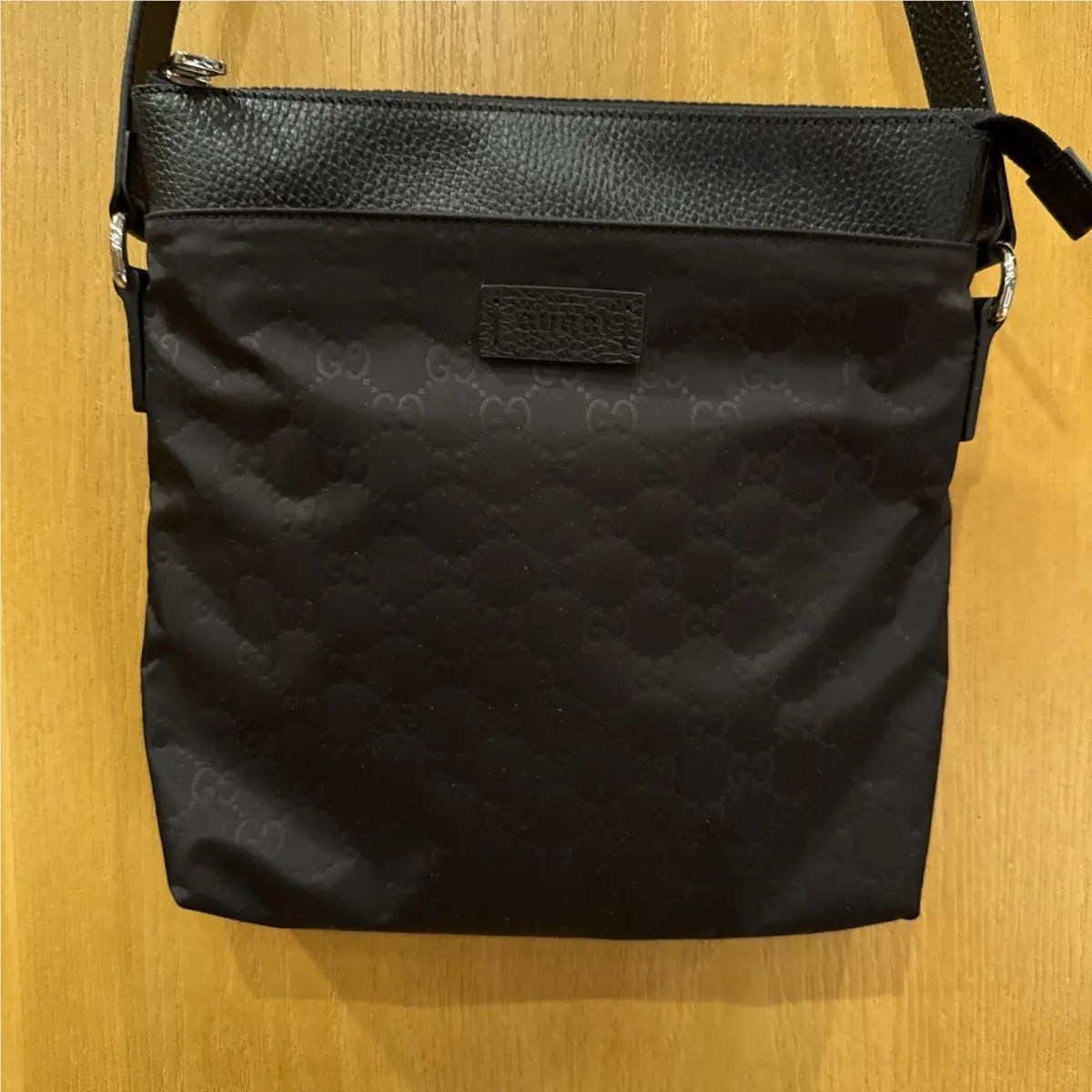 Gucci Crossbody Unisex Leather/nylon Medium Size 10.5x11 Inches 599.00