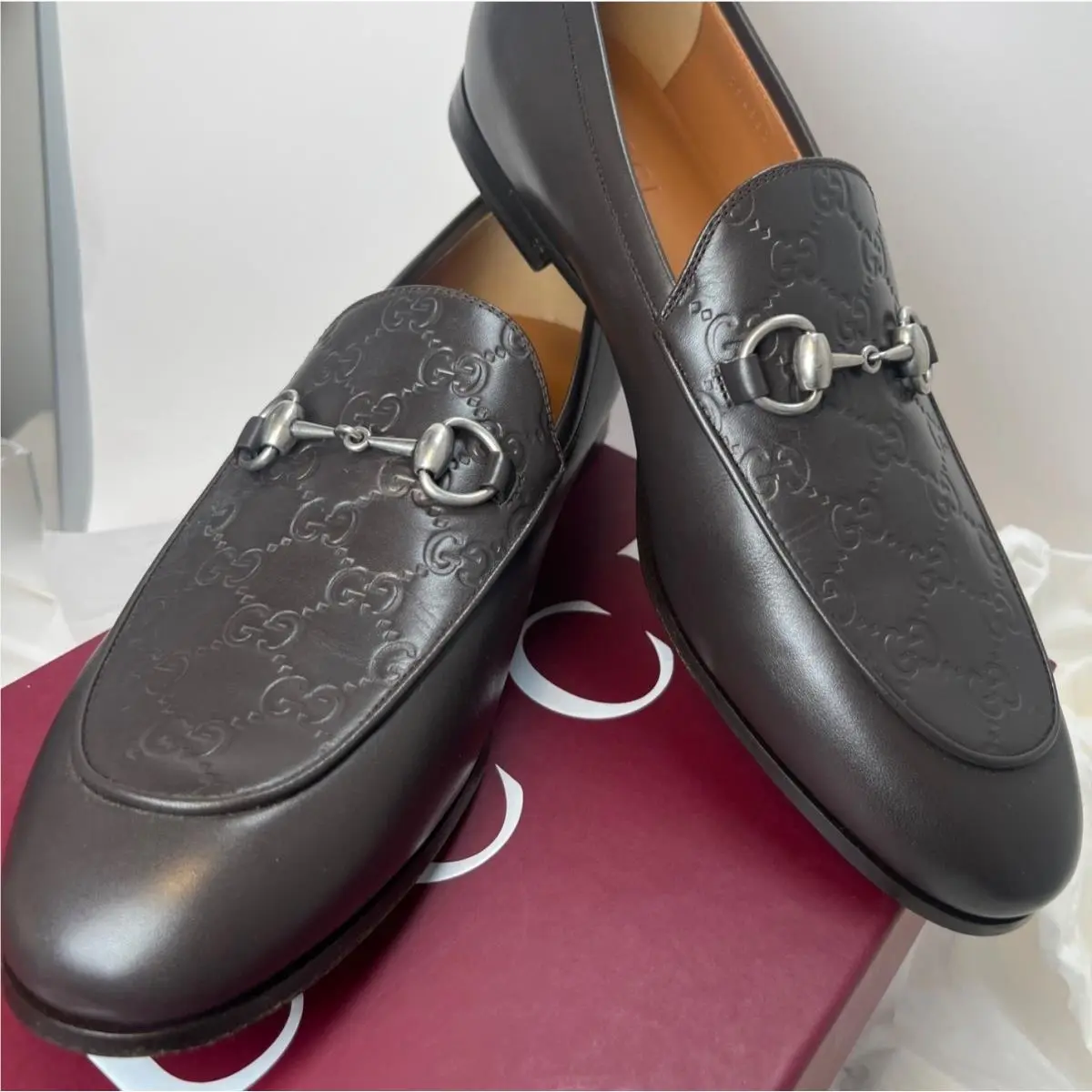 Gucci GG Debossed Leather Men Loafers Horsebit Cocoa Brown Dress Shoes Size 9