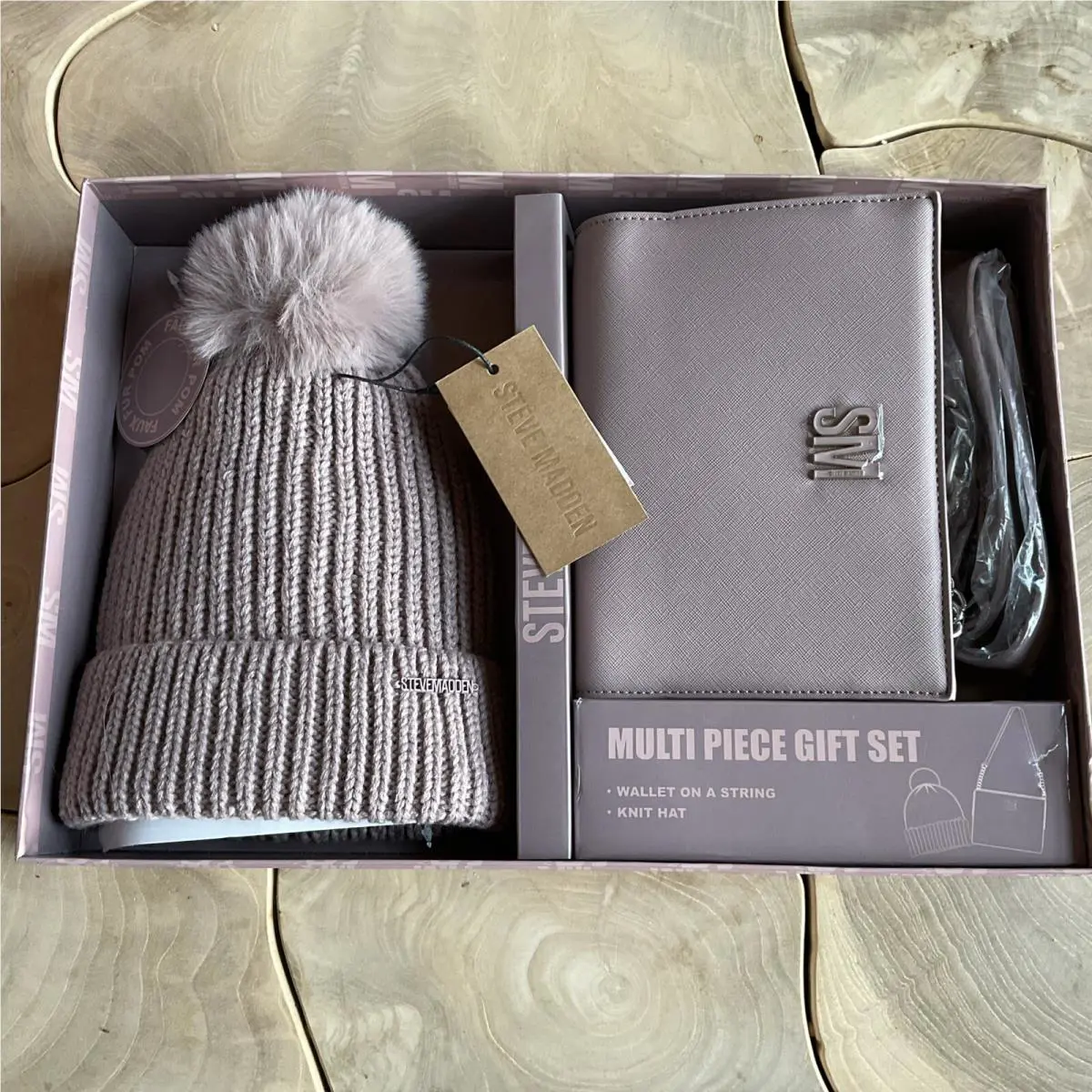 Steve Madden 2 Piece Gift Set Chunky Knit Hat and Crossbody Purse Lilac Mauve