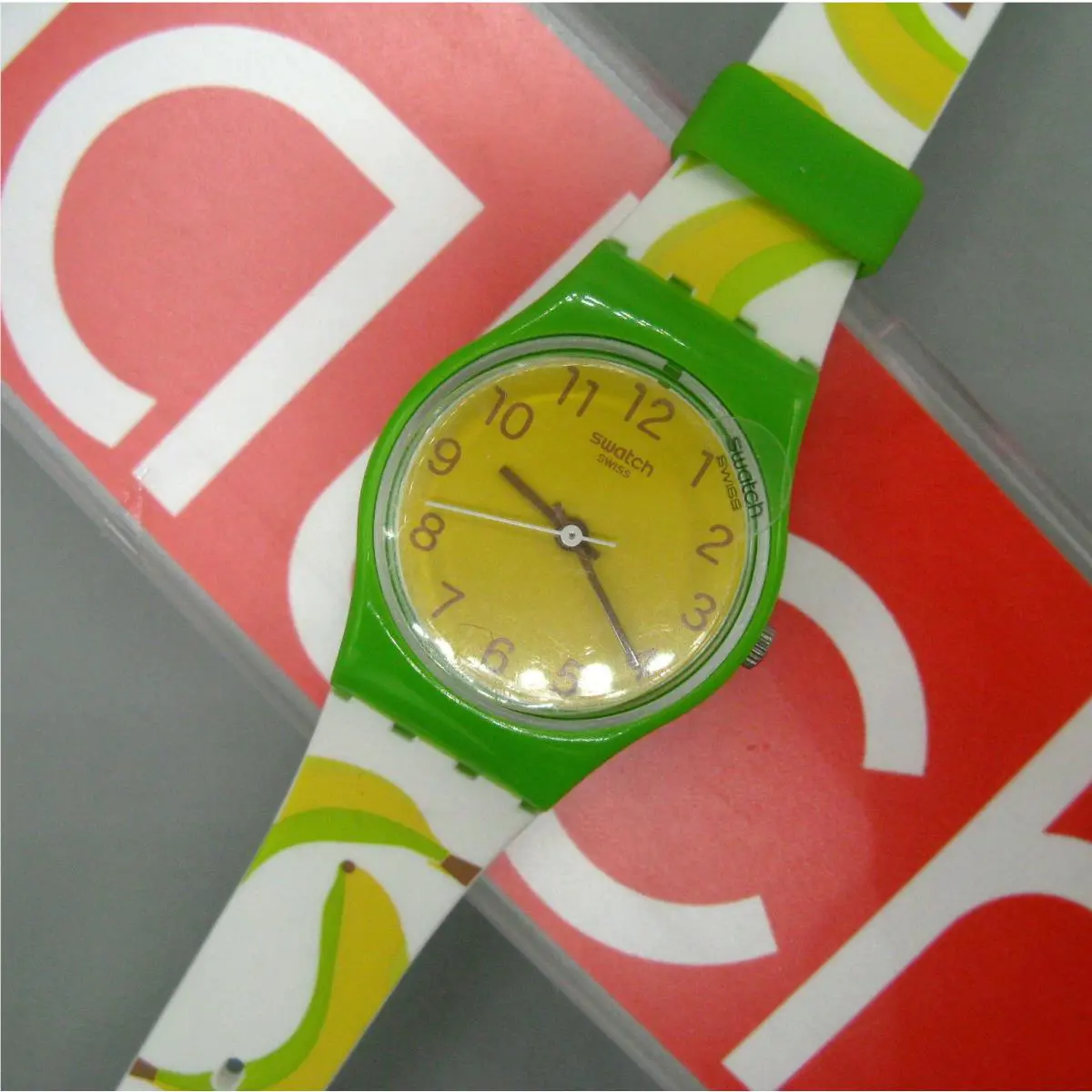 Swatch Watch Banana Shake LG127 Vintage 2014 Originals Small Lady with Case
