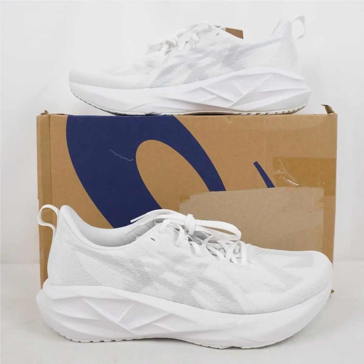 Asics Novablast 5 Sneakers In White/piedmont Grey - Men`s 13 1011B974-100
