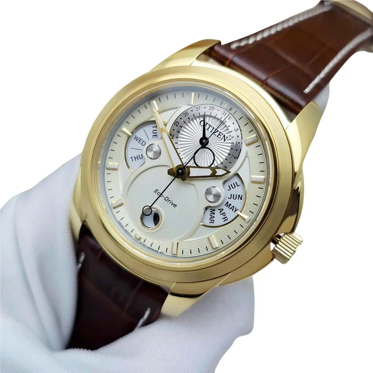Citizen Calendrier Gold Sapphire Dial Day Date Month Men`s Watch BU0082-06P - Dial: Champagne, Band: Brown, Bezel: Gold
